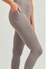 Load image into Gallery viewer, Tapered Band Essential Highwaist Leggings
