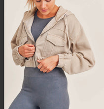 Load image into Gallery viewer, Burnout Washed Utility Crop Jacket
